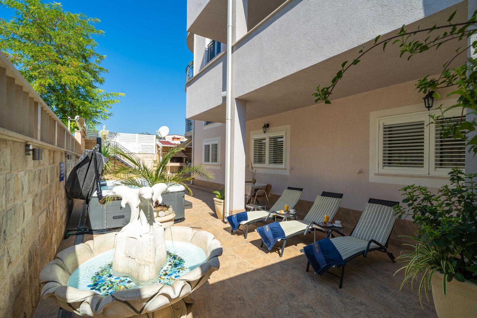 Villa Aura - Comfort Double Room ดูบรอฟนิก ภายนอก รูปภาพ